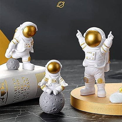 Astronaut Spaceman Statue Ornament – Set of 3 (Golden)