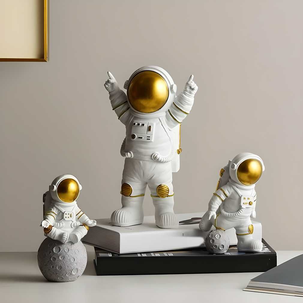 Astronaut Spaceman Statue Ornament – Set of 3 (Golden)