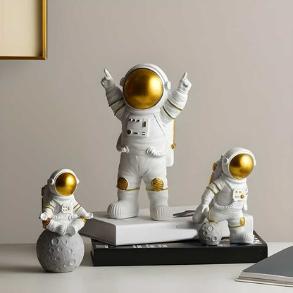 Astronaut Spaceman Statue Ornament – Set of 3 (Golden)